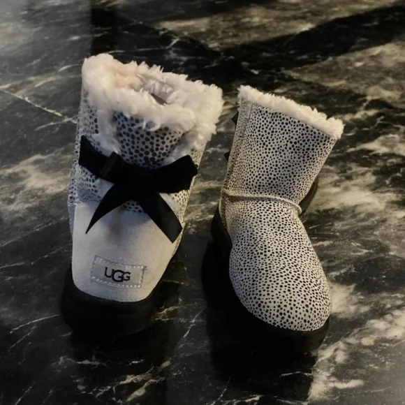 UGG Ltd Edition Cheetah Print Boots Size 8 - Picture 2 of 3